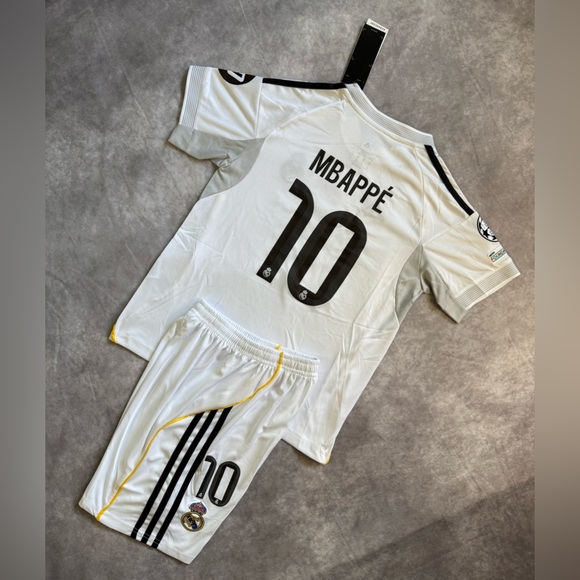 Real Madrid set for Kids Mbappe 10 - Picture 3 of 8